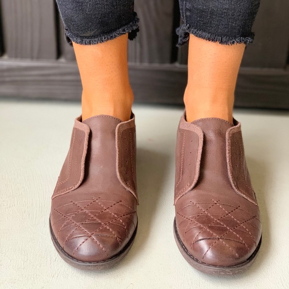 Texas Brown Leather Distressed Laceless Oxfords - Picture 2 of 8